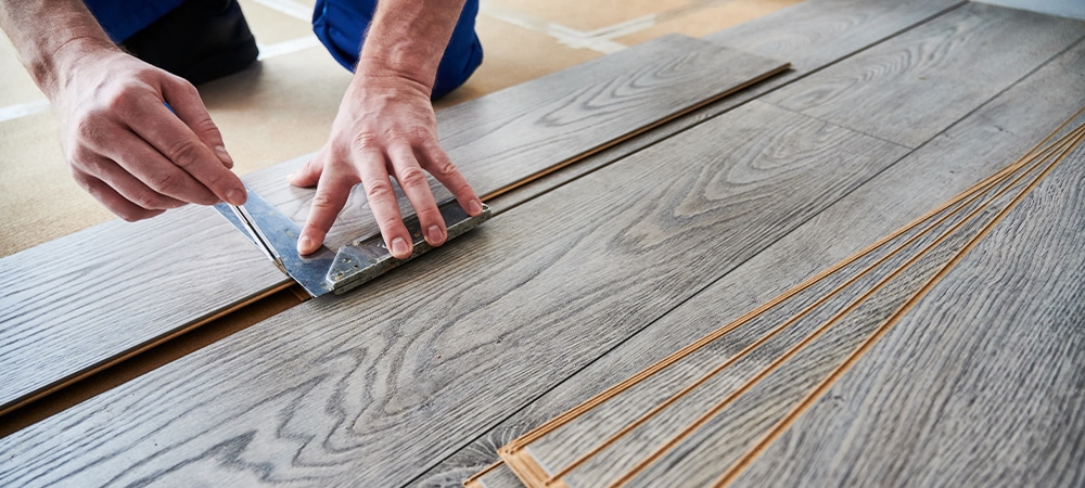 hardwood contracts leading to gaps between the planks