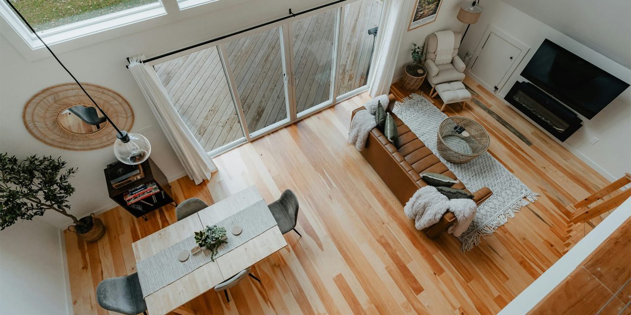 https://lvflooring.ca/wp-content/uploads/2024/11/how-much-hardwood-floor-long-last-1280x640.jpg